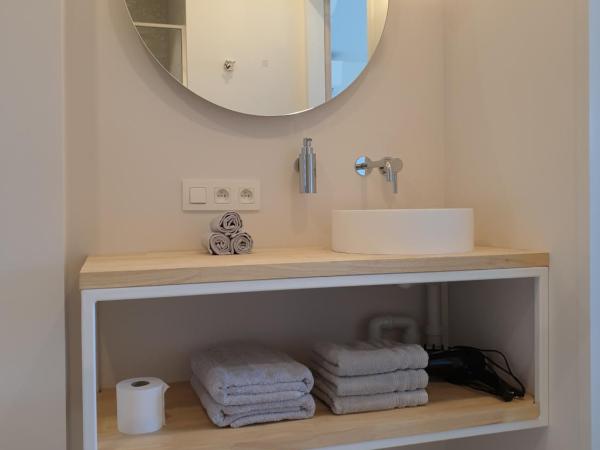 Snooze : photo 10 de la chambre chambre double avec salle de bains privative