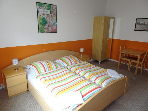 Gästehaus Grupello : photo 5 de la chambre chambre double avec salle de bains commune