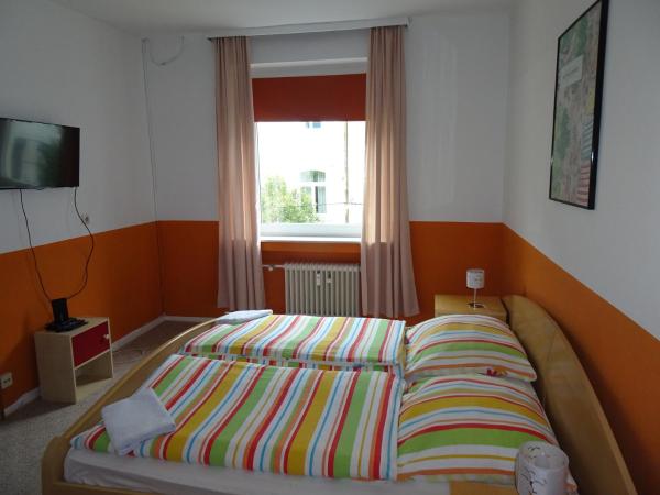 Gästehaus Grupello : photo 6 de la chambre chambre double avec salle de bains commune