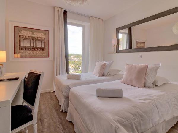 Belfry & Spa by Ligne St Barth : photo 5 de la chambre chambre lit king-size avec balcon et accès gratuit au spa - vue sur sanctuaire 