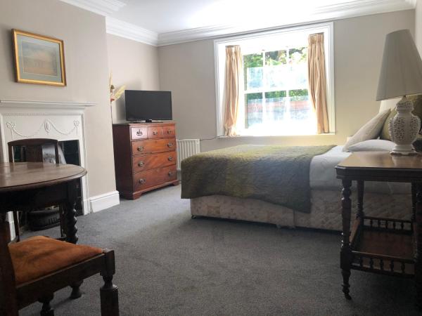 Harveys Guest House : photo 6 de la chambre grande chambre double