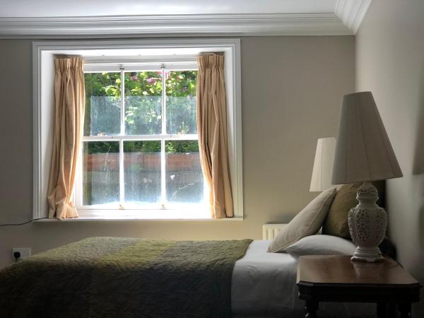 Harveys Guest House : photo 7 de la chambre grande chambre double