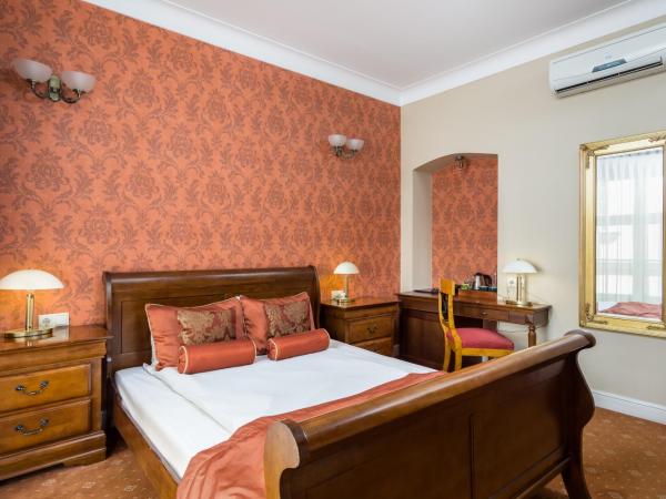 Hotel Kolegiacki : photo 2 de la chambre chambre double supérieure