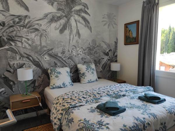 K.N.C.1601 : photo 3 de la chambre chambre double avec salle de bains privative