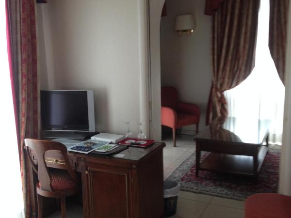Hotel Villa Savoia : photo 4 de la chambre suite junior