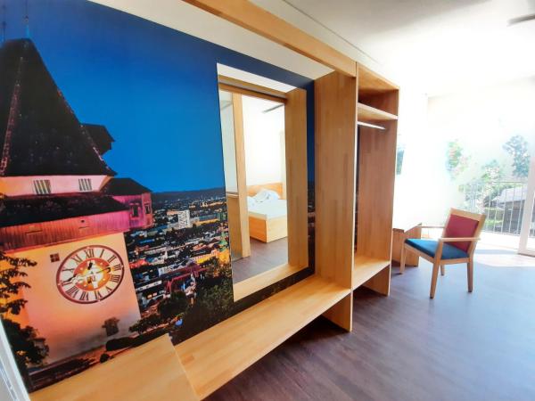 I AM HOTEL Graz-Seiersberg : photo 6 de la chambre chambre double deluxe avec balcon