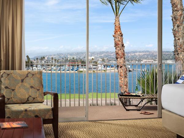 Bahia Resort Hotel : photo 3 de la chambre partial bay view studio queens 