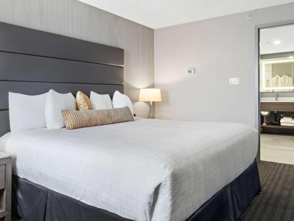 Best Western Premier Calgary Plaza Hotel & Conference Centre : photo 3 de la chambre suite 2 chambres lit king-size