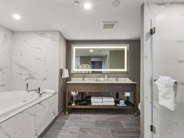 Best Western Premier Calgary Plaza Hotel & Conference Centre : photo 1 de la chambre suite 2 chambres lit king-size
