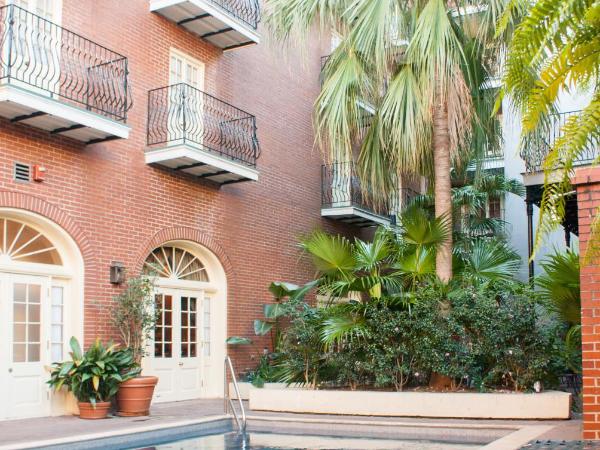 Hotel St. Marie : photo 1 de la chambre hébergements avec 2 lits queen-size et balcon - vue sur cour