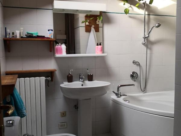 B&B I COLLI DI BERGAMO ALTA : photo 10 de la chambre chambre familiale avec salle de bains privative