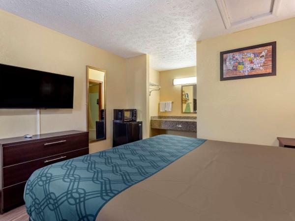 Econo Lodge Nashville North - Opryland : photo 2 de la chambre chambre lit king-size - non-fumeurs