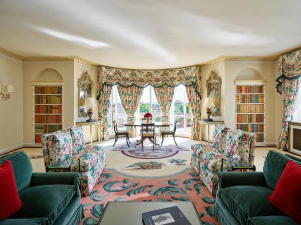 The Dorchester - Dorchester Collection : photo 1 de la chambre suite oliver messel avec terrasse 