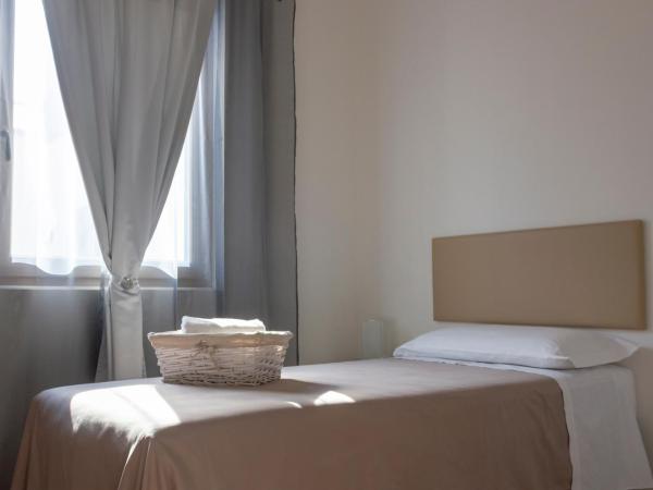 Canton del Gallo : photo 2 de la chambre chambre simple avec salle de bains extérieure privative