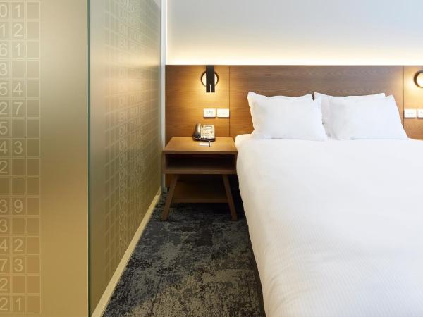 Holiday Inn Express Sydney Airport, an IHG Hotel : photo 2 de la chambre chambre standard lit queen-size