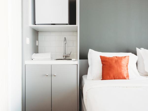 Athens Studios : photo 3 de la chambre studio urbain avec balcon et vue - dernier etage