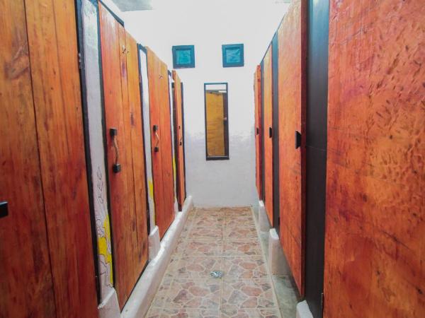 Straw Hat Hostel & Rooftop Bar : photo 3 de la chambre lit dans dortoir mixte de 6 lits