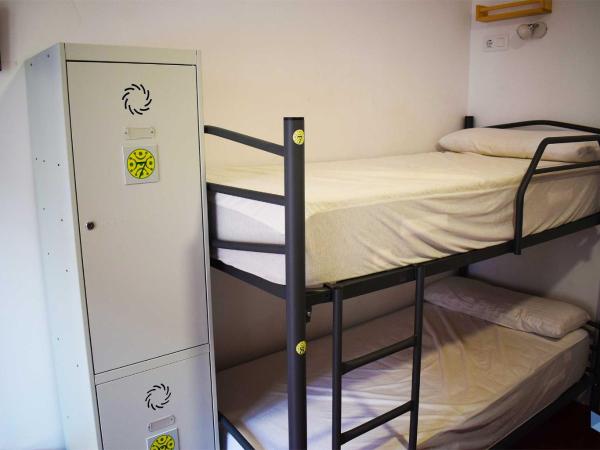 Alojamientos Cantíber : photo 3 de la chambre lit superposé dans dortoir mixte de 6 lits