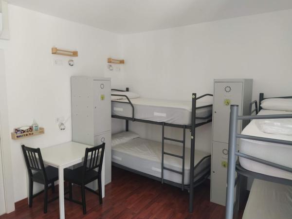 Alojamientos Cantíber : photo 5 de la chambre lit superposé dans dortoir mixte de 6 lits