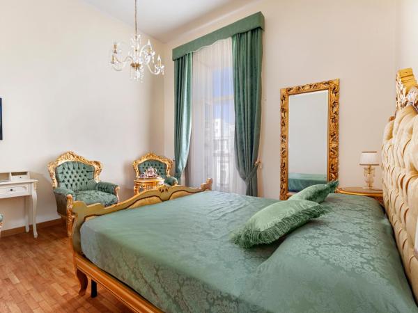 Relais Antica Napoli : photo 7 de la chambre chambre double avec balcon