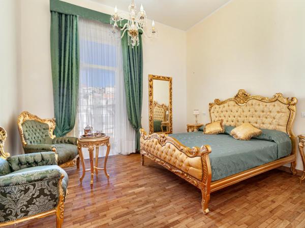 Relais Antica Napoli : photo 8 de la chambre chambre double avec balcon