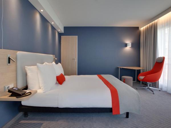 Holiday Inn Express - Berlin - Alexanderplatz, an IHG Hotel : photo 6 de la chambre chambre double - accessible aux personnes à mobilité réduite 