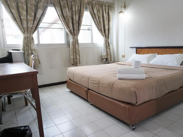 Chomdoi House Hotel SHA Extra Plus : photo 3 de la chambre budget air-con room