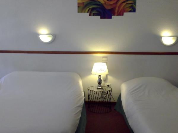 Hôtel Central : photo 3 de la chambre chambre triple