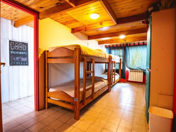 Bla Guest House : photo 4 de la chambre lit simple en dortoir avec salle de bains privative 