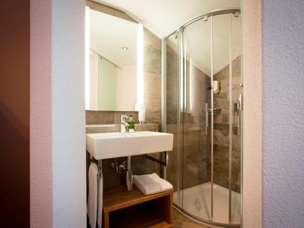 Berghotel Trübsee - Accessible Only by Cable Car : photo 5 de la chambre chambre triple standard