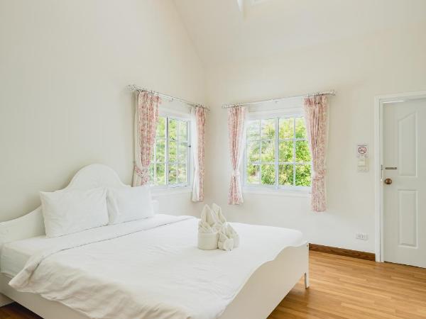 Sakarin Valley Resort : photo 2 de la chambre chambre lit queen-size - vue sur jardin