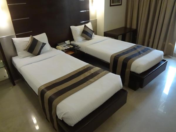 Hotel Suba Galaxy Mumbai : photo 5 de la chambre deluxe double or twin room with 10% off on laundry and ala carte & complimentary drivers accommodation