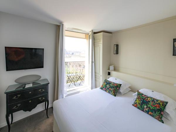 Hôtel La Comtesse : photo 2 de la chambre chambre triple deluxe duchesse - vue sur tour eiffel