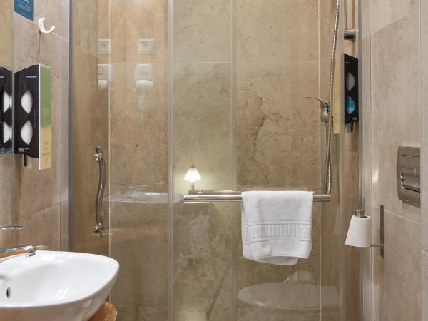 Batory Annex : photo 9 de la chambre chambre lits jumeaux Économique