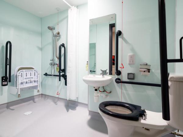 easyHotel London City Shoreditch : photo 7 de la chambre chambre double sans fenêtre pour personnes à mobilité réduite