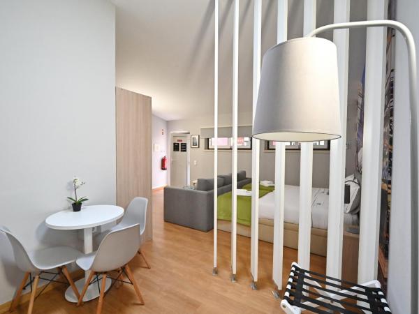 Famous Crows Lisbon Suites : photo 8 de la chambre studio - premier Étage