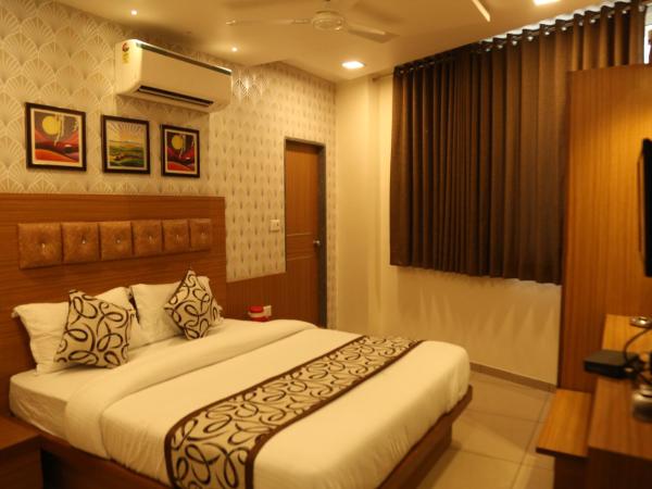 HOTEL RK PALACE : photo 4 de la chambre chambre double deluxe (2 adultes + 1 enfant)