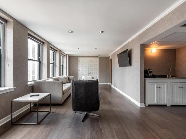 Claridge House : photo 3 de la chambre suite lit king-size