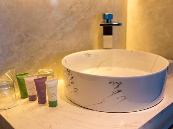 LIBERTY PLAZA : photo 8 de la chambre chambre double deluxe avec balcon