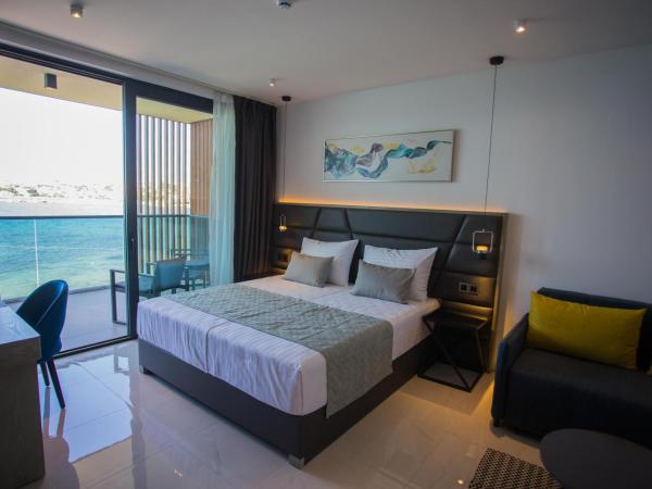 LIBERTY PLAZA : photo 1 de la chambre chambre double de luxe avec terrasse - vue sur mer