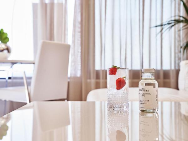 Bellevue On The Beach Suites : photo 8 de la chambre suite penthouse