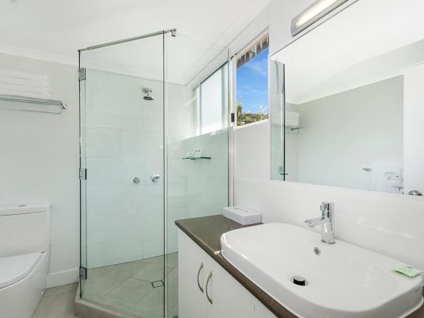 By The Sea Port Douglas : photo 4 de la chambre studio supérieur - premier Étage - vue partielle sur mer