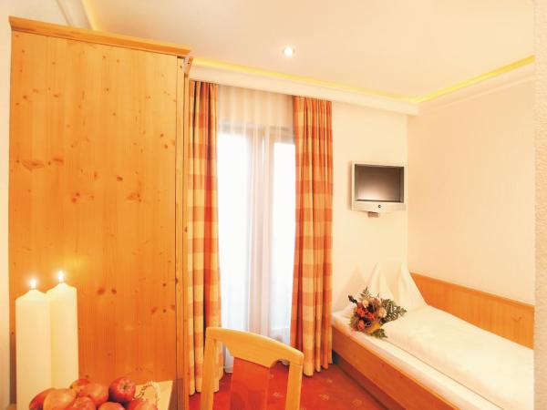 Samnaunerhof Vital-Hotel : photo 1 de la chambre chambre simple avec balcon