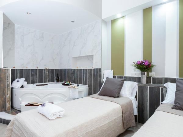Hotel San Paolo : photo 1 de la chambre suite junior avec baignoire spa