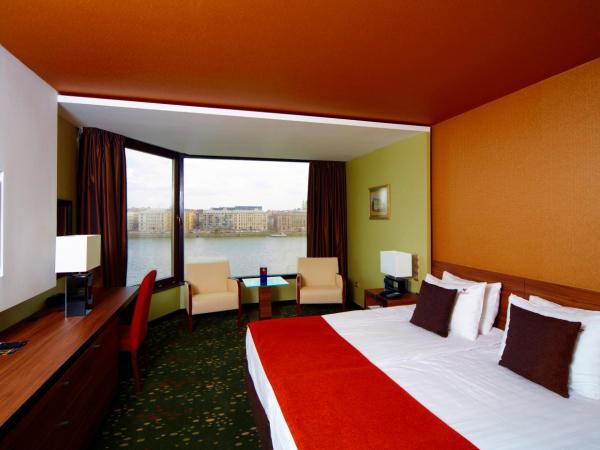 Boutique Hotel Victoria Budapest : photo 8 de la chambre chambre double avec lit d'appoint - vue sur rivière