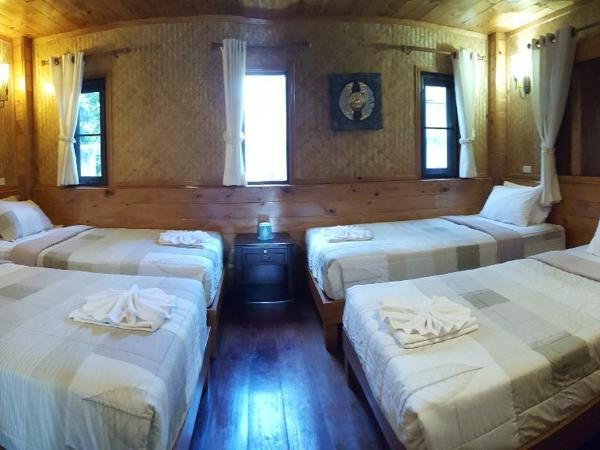 Baan Soontree Resort : photo 9 de la chambre chambre quadruple standard