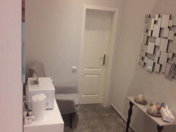 K&S Apartments : photo 6 de la chambre chambre double avec salle de bains privative séparée