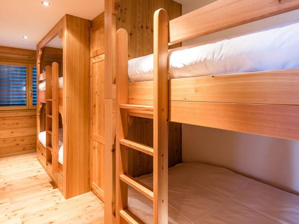 Nendaz 4 Vallées & SPA 4* Superior : photo 5 de la chambre appartement avec terrasse