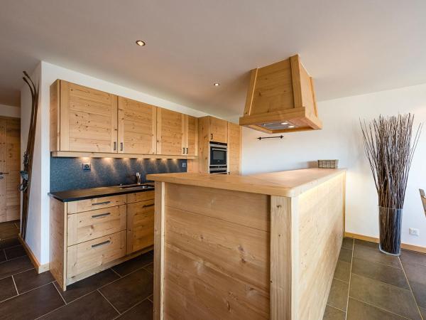 Nendaz 4 Vallées & SPA 4* Superior : photo 3 de la chambre appartement avec vue sur la montagne