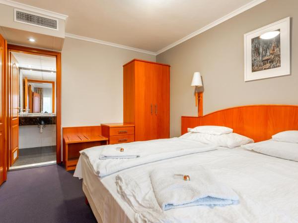 Szőnyi Garden Hotel Pest : photo 3 de la chambre chambre familiale (2 adultes et 2 enfants)